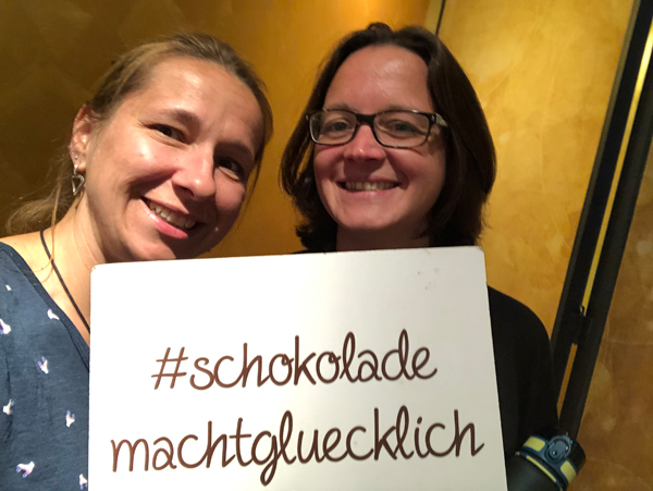 Nancy Handlos-Schöneck und Verena Tacke von der Kinderbetreuung Krabbelwürmchen im Gesundheitszentrum Kronsberg in Hannover Bemerode